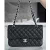 샤넬 클래식 미듐 블랙 은장 캐비어