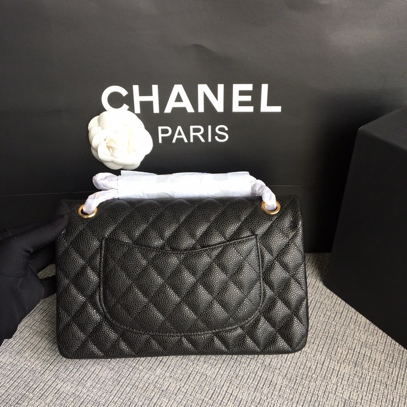 샤넬 미디움 클래식 플랩백 블랙 캐비어 카프스킨 금장 A01112