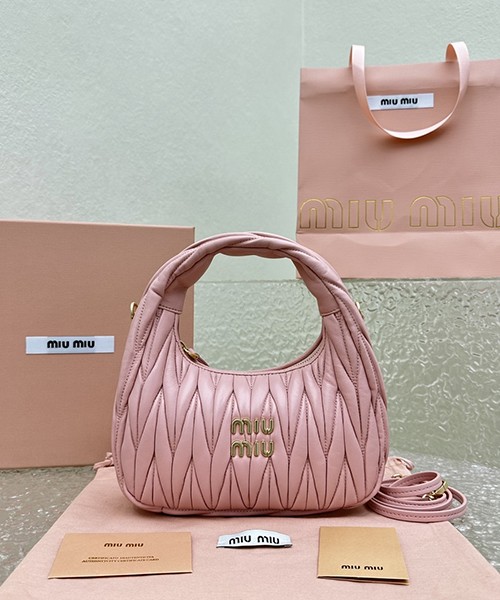 미우미우 완더 마테라쎄 나파 가죽 호보 백 라이트 핑크