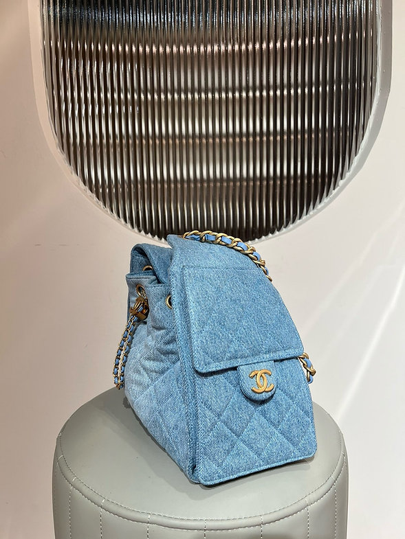 샤넬 25S 25백 미듐 블루 빈티지금장 워시드데님