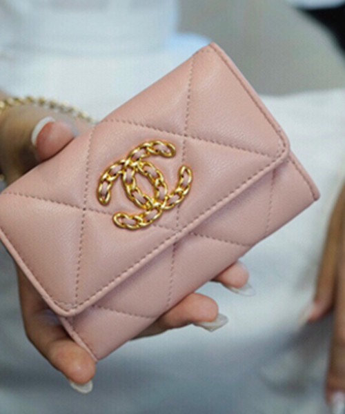 샤넬 19 플랩 카드지갑 램스킨 금장 핑크 AP1790