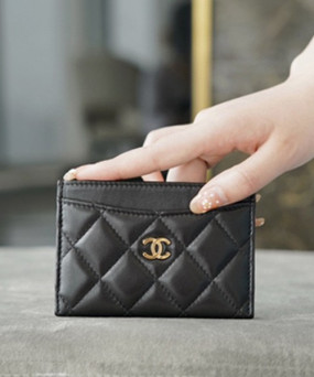 샤넬 클래식 카드지갑 램스킨 금장 AP0213