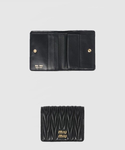 미우미우 마테라쎄 나파 가죽 반지갑 5MV204