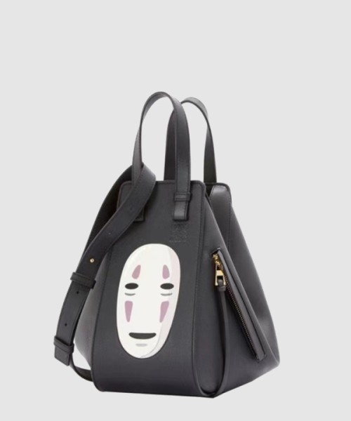 로에베 새틴 카프스킨 소재의 해먹 컴팩트 백