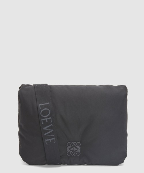 로에베 퍼퍼 고야 메신저 - 나일론