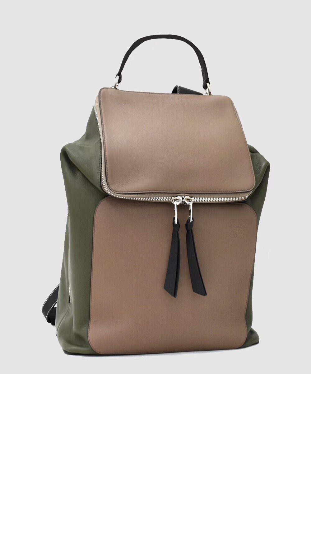 로에베 밀리터리 백팩 - 클래식 카프스킨