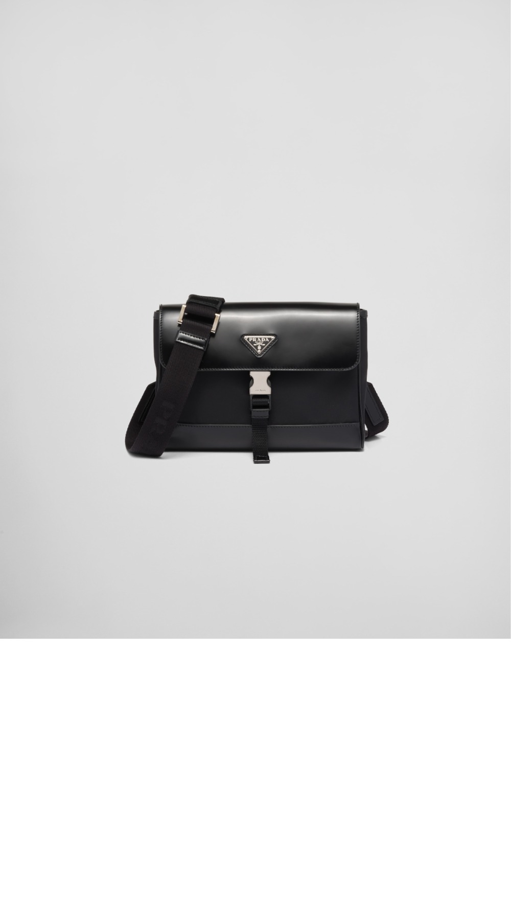 프라다 레더 숄더백 2VD044