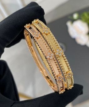 Van Cleef & Arpels 반클리프아펠 네이밍 빼를리 뱅글 팔찌