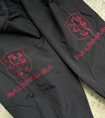 발렌시아가 바람막이 2025 신상