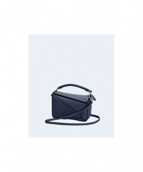 로에베 클래식 카프스킨 미니 퍼즐 백 네이비