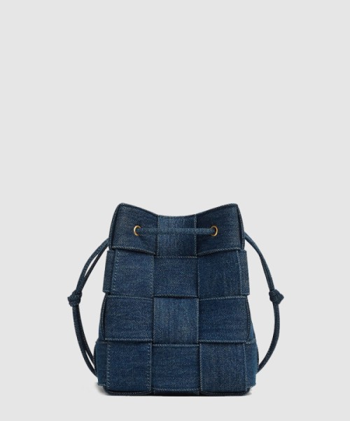 보테가베네타 스몰 카세트 크로스바디 버킷 백 743789