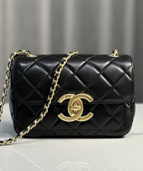 샤넬 24B 미니 램스킨 플랩 백