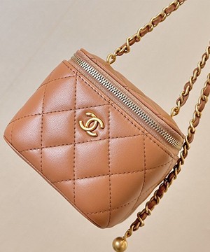 샤넬 스몰 체인 코스메틱 램스킨