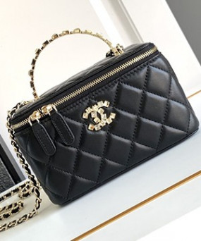 샤넬 24A 스트라고 CC로고 직사각 베니티백 A96095