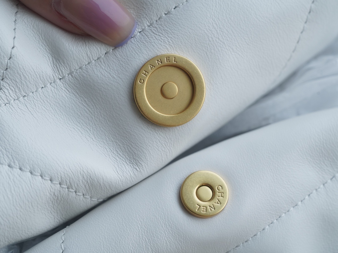 샤넬 22백 미듐 AS3261