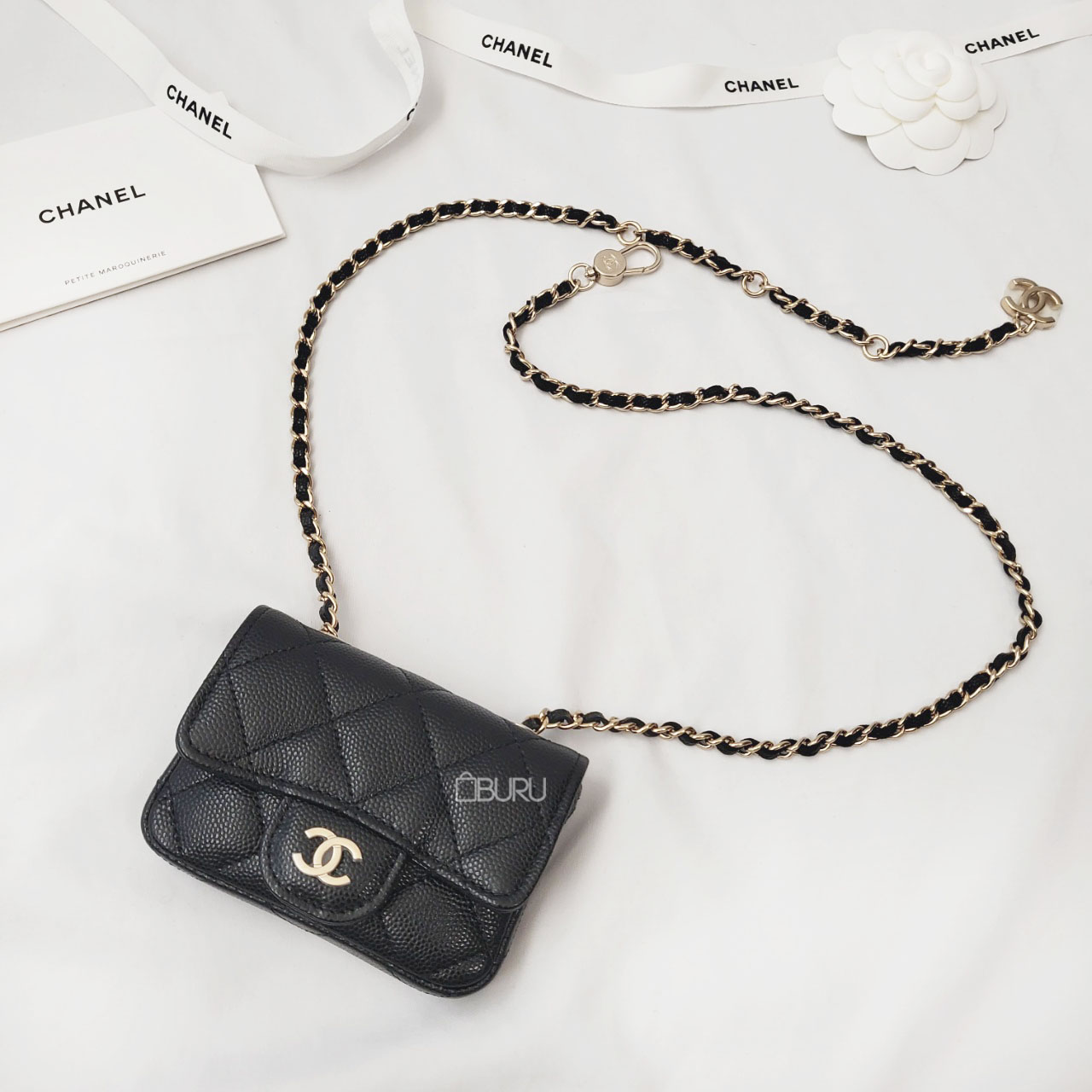 샤넬 클래식 벨트백 AP1952 사이즈 :  10.3 × 7× 2.5cm 캐비어 금장