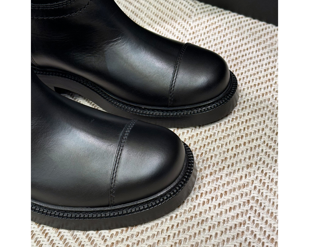 샤넬 가죽 빅 옆 CC로고 롱부츠 24SS 레더 부츠 블랙 G45433