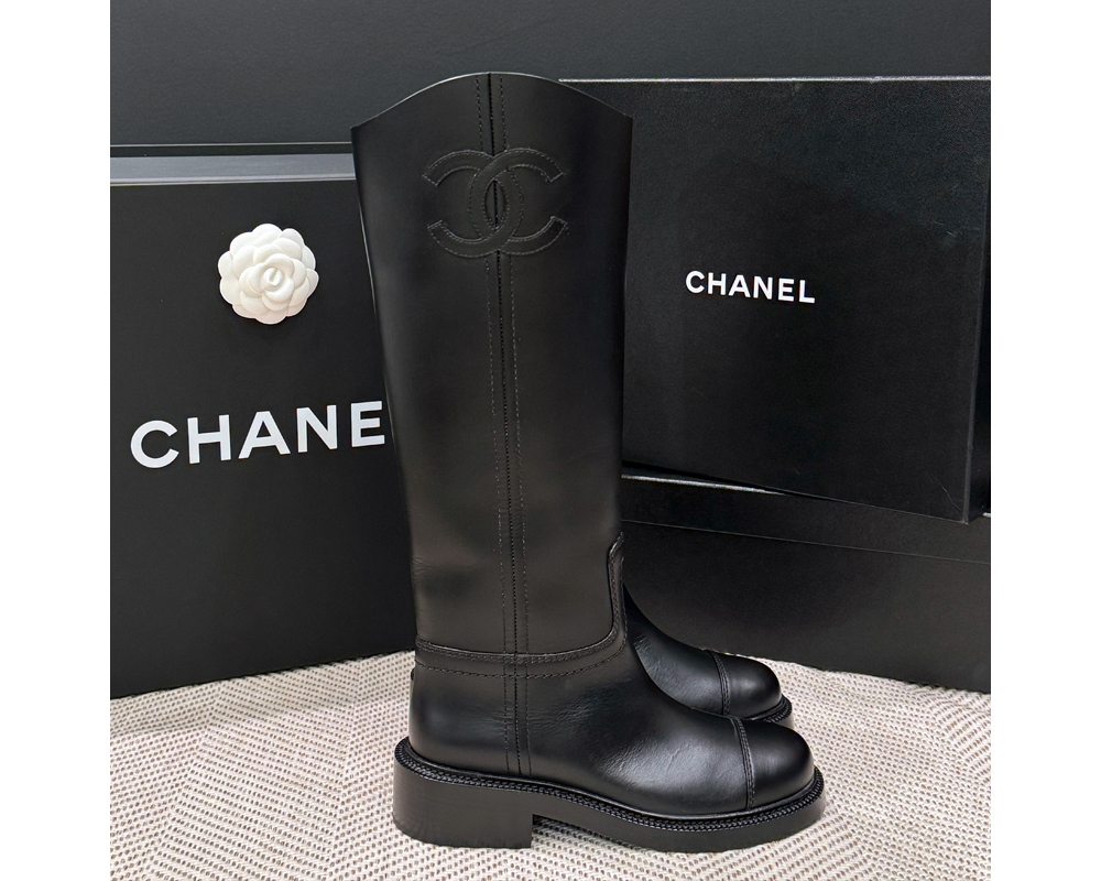 샤넬 가죽 빅 옆 CC로고 롱부츠 24SS 레더 부츠 블랙 G45433