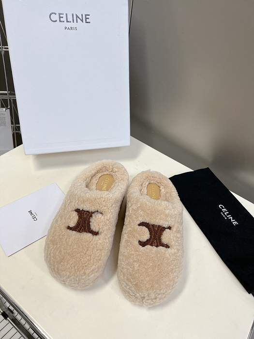 셀린느 시어링 트리옹프 패치 로고 뮬 로퍼