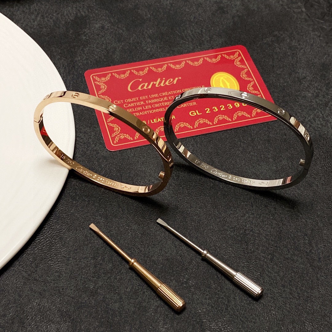 까르띠에 러브 팔찌 골드