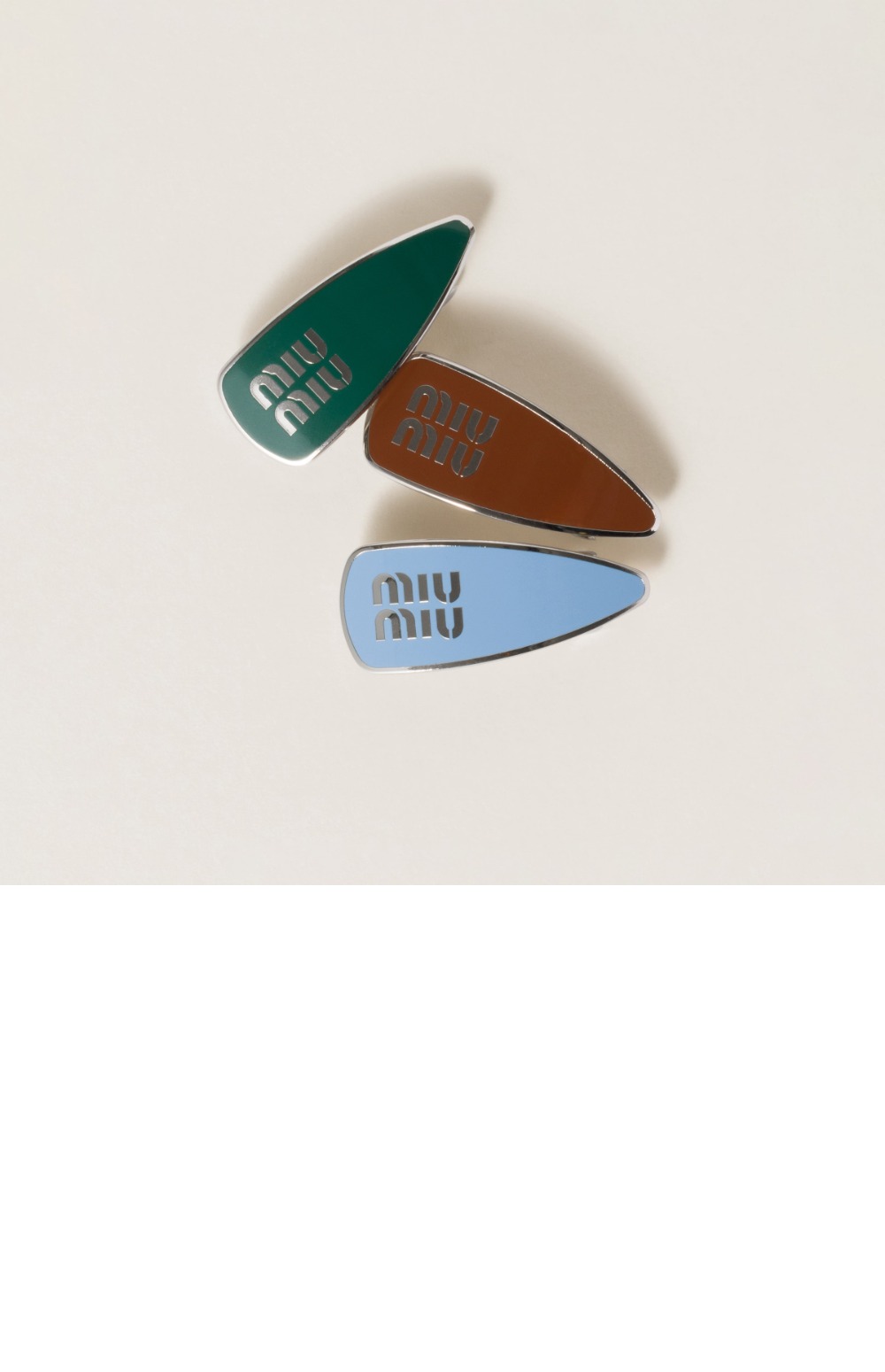미우미우 에나멜 메탈 클립 5IF216