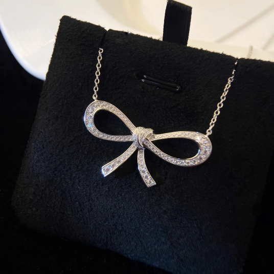 그라프 목걸이 (틸다의 보우)