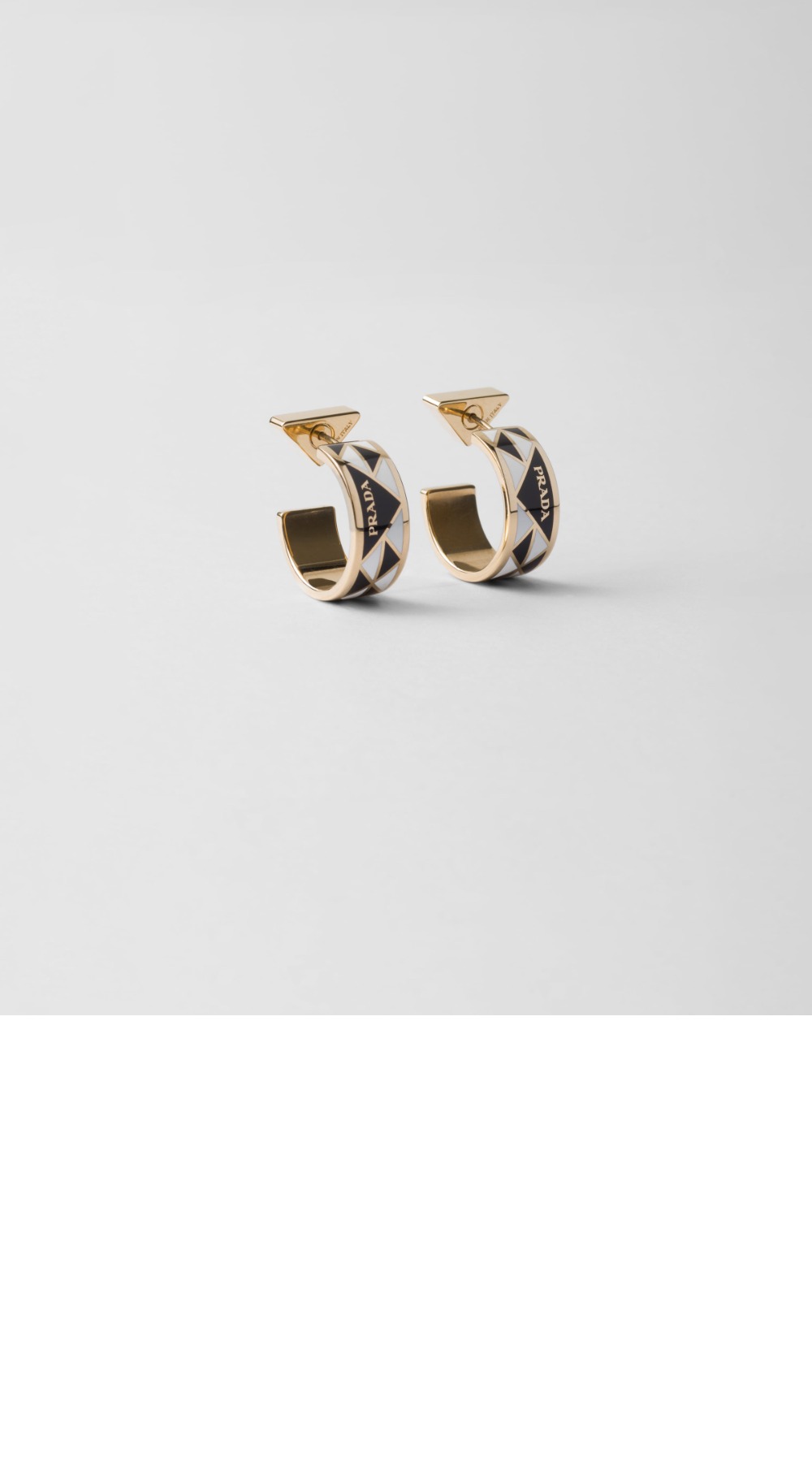 프라다 에나멜 메탈 귀걸이 1IO086