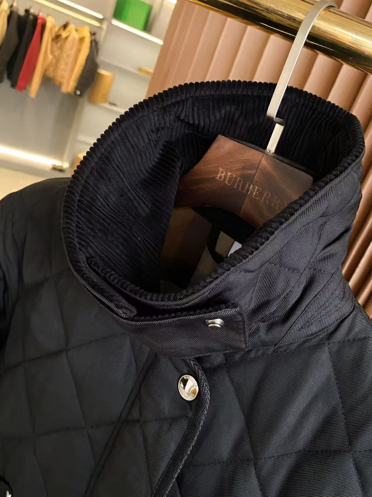 버버리 다이아몬드 퀄팅 숏 코트