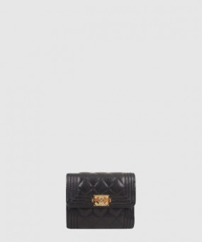 샤넬보이 컴팩트 반지갑 A81996