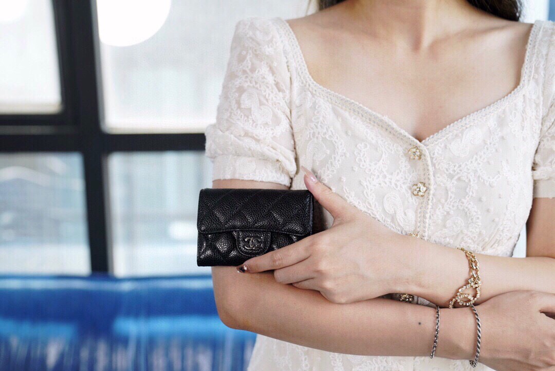 샤넬 클래식 똑딱이 카드지갑 캐비어 은장 02 AP0214