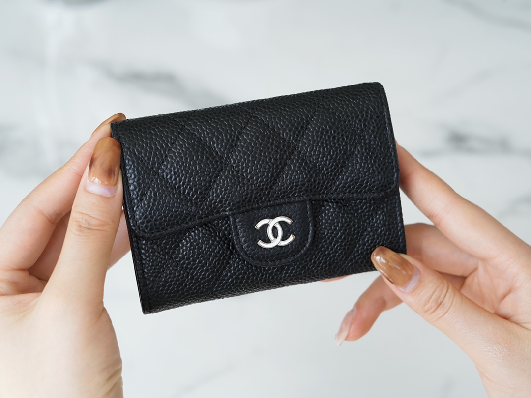 샤넬 클래식 똑딱이 카드슬립 카드지갑 캐비어 은장 AP0214