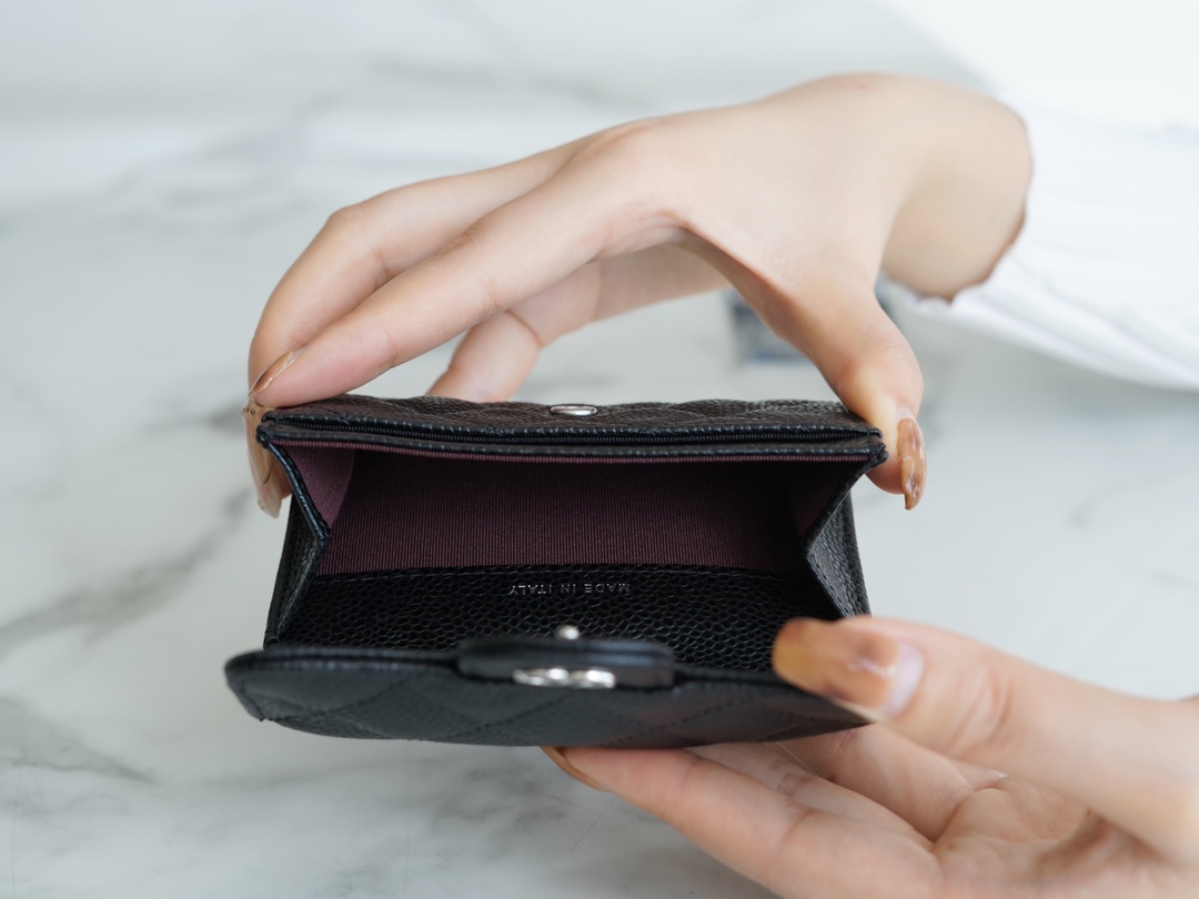 샤넬 클래식 똑딱이 카드슬립 카드지갑 캐비어 은장 AP0214