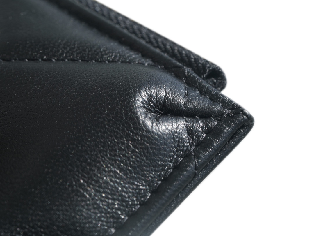 샤넬 19 핸드폰 파우치 지퍼 카드지갑 램스킨 금장 AP1182