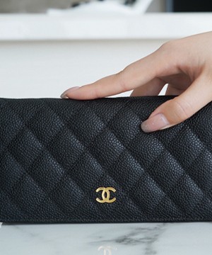 샤넬 클래식 롱 플랩 지갑 캐비어 금장 A31509