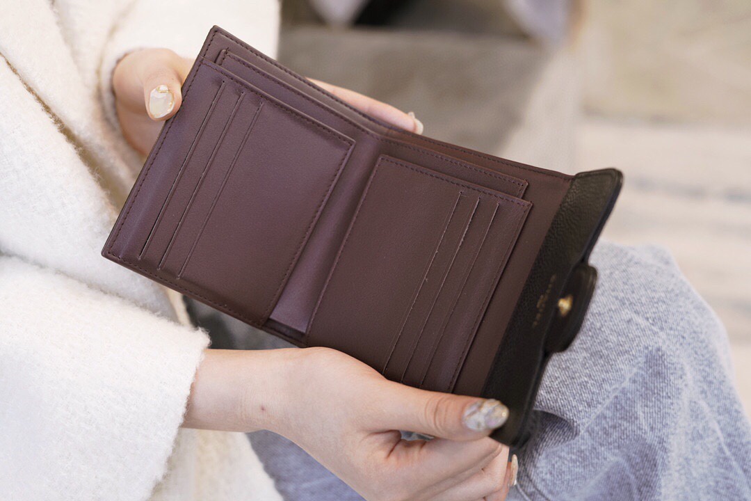 샤넬 캐비어 반지갑 캐비어 금장 AP0231