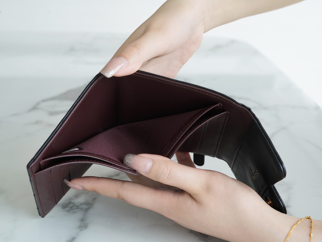 샤넬 클래식 체인 카드지갑 램스킨 금장 AP0238