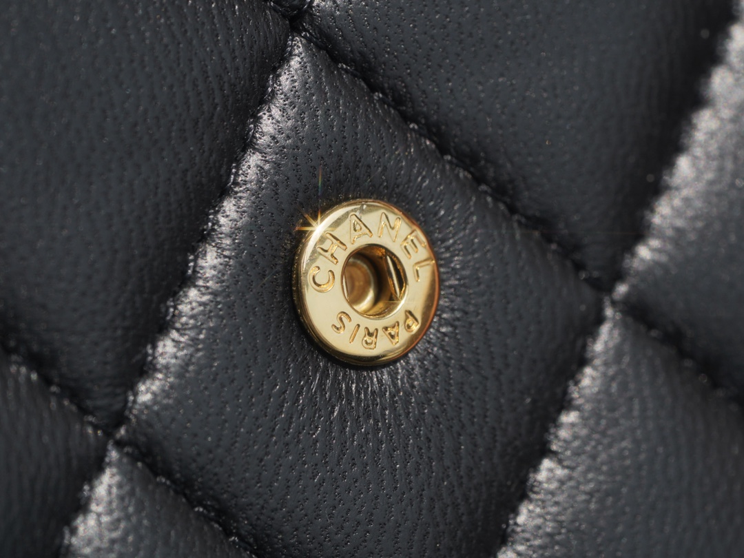 샤넬 클래식 체인 카드지갑 램스킨 금장 AP0238