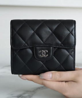 샤넬 클래식 체인 카드지갑 램스킨 은장 AP0238