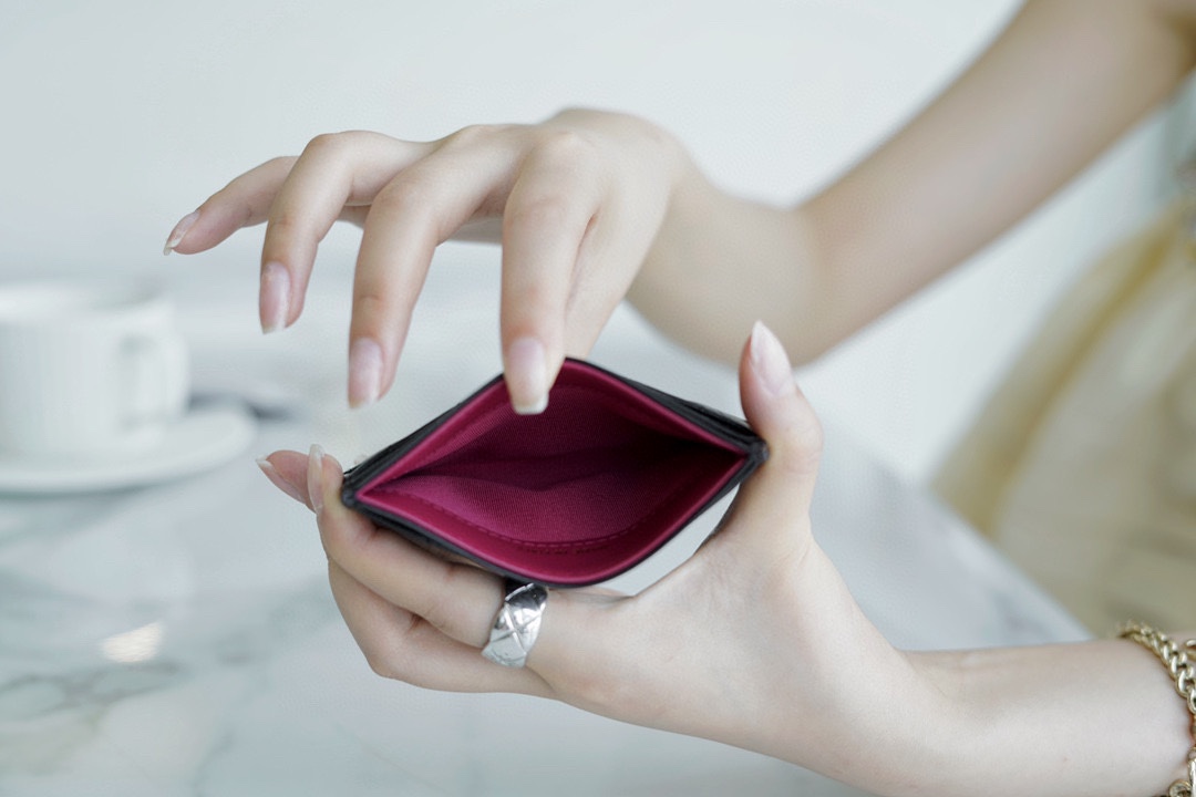 샤넬 가브리엘 카드 지갑 금장 A66310