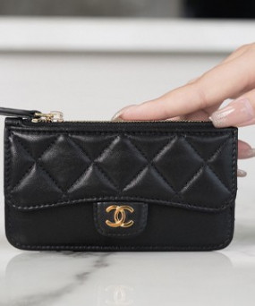 샤넬 클래식 플랫 지퍼 카드지갑 램스킨 금장 AP2570