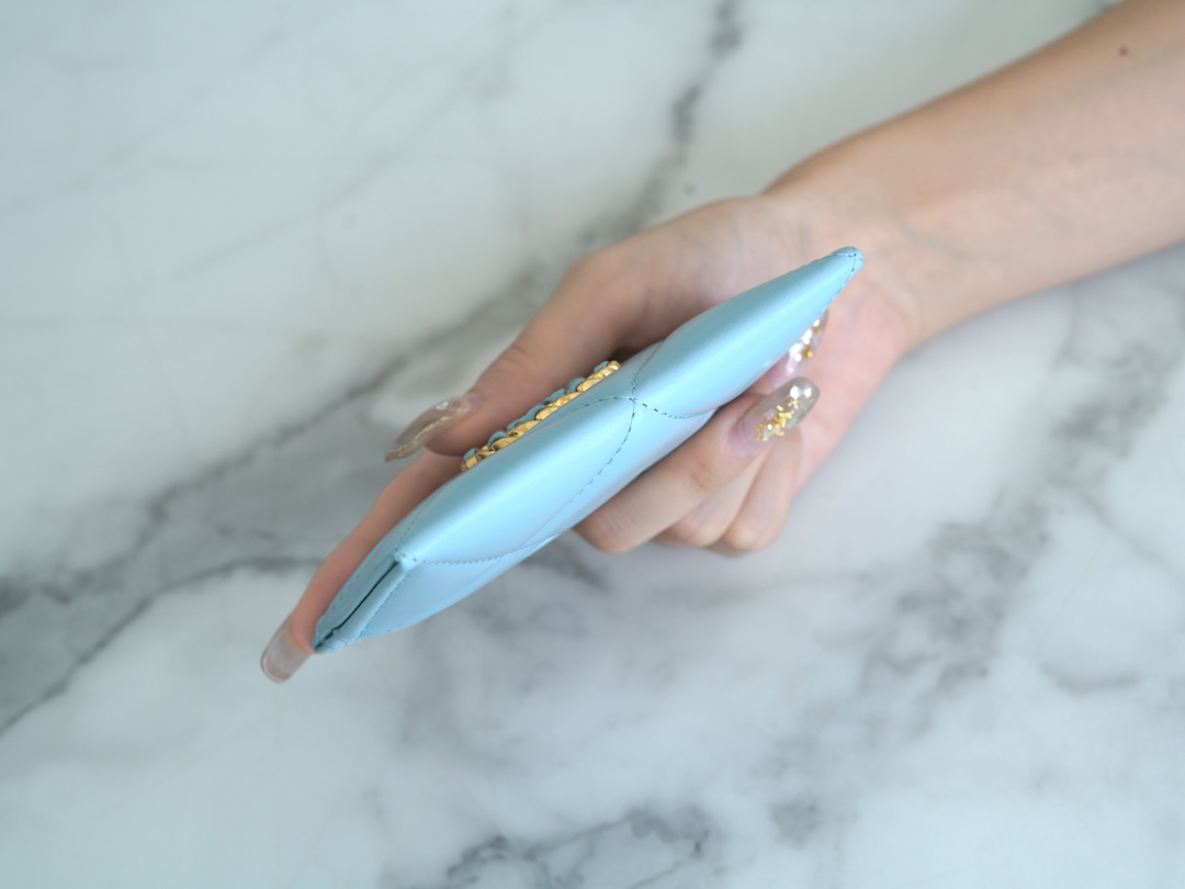 샤넬 카드 지갑 램스킨 금장 스카이 AP1167