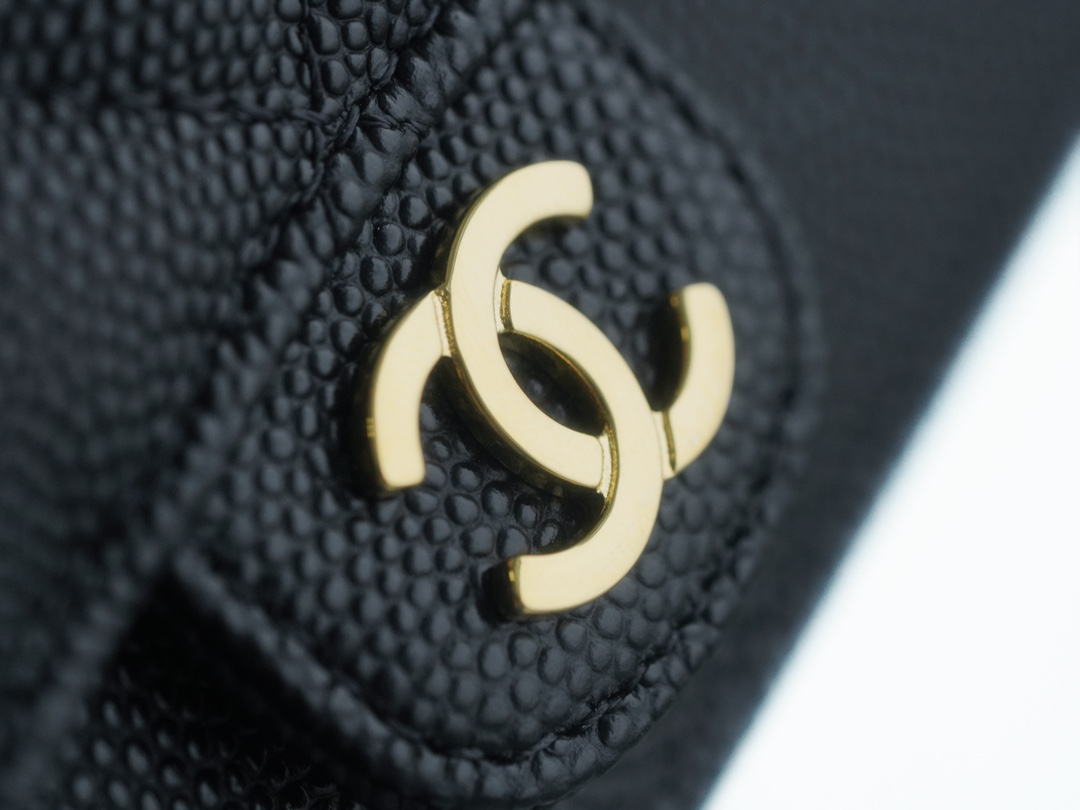 샤넬 클래식 플랫 지퍼 카드지갑 캐비어 금장 AP2570