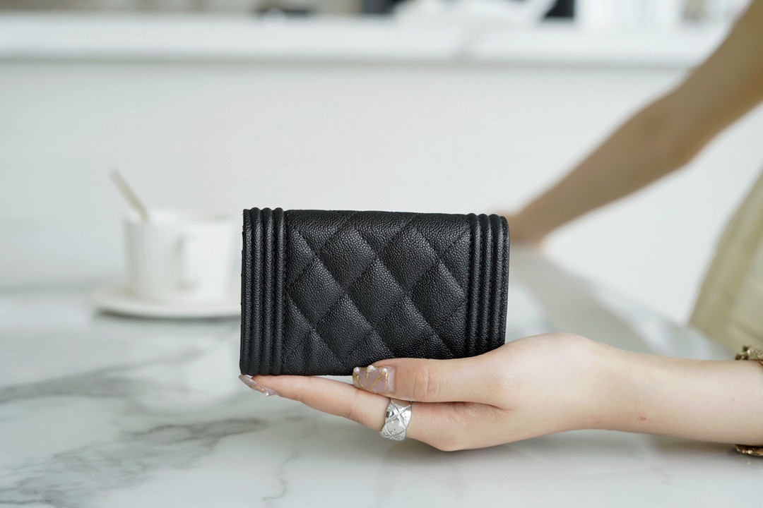 샤넬 보이 플랩 체인 카드지갑 캐비어 금장