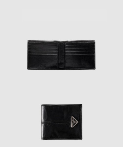 프라다 삼각 메탈 로고 플랩 가죽 지갑 2M0513